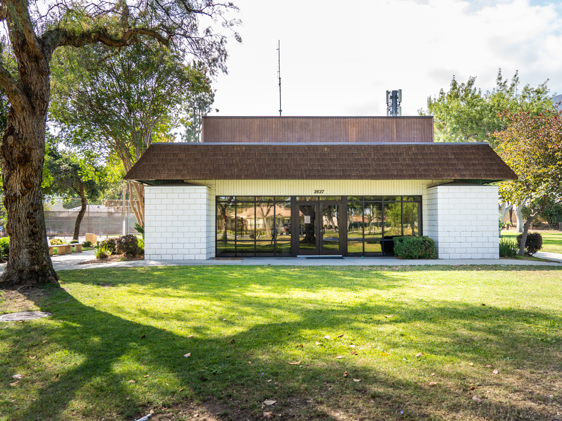 Royal Oaks Park Building